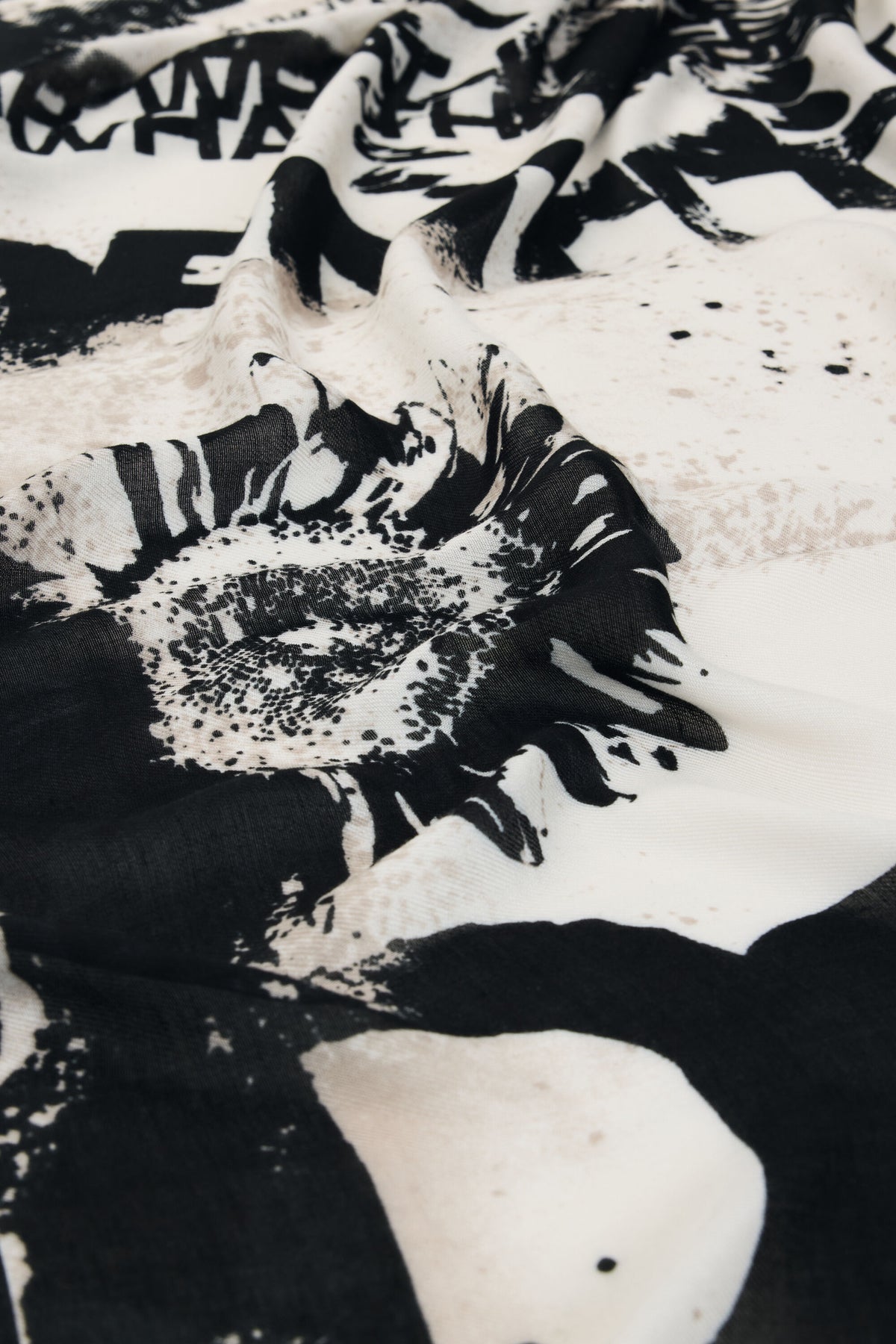 Scarf w/Letters