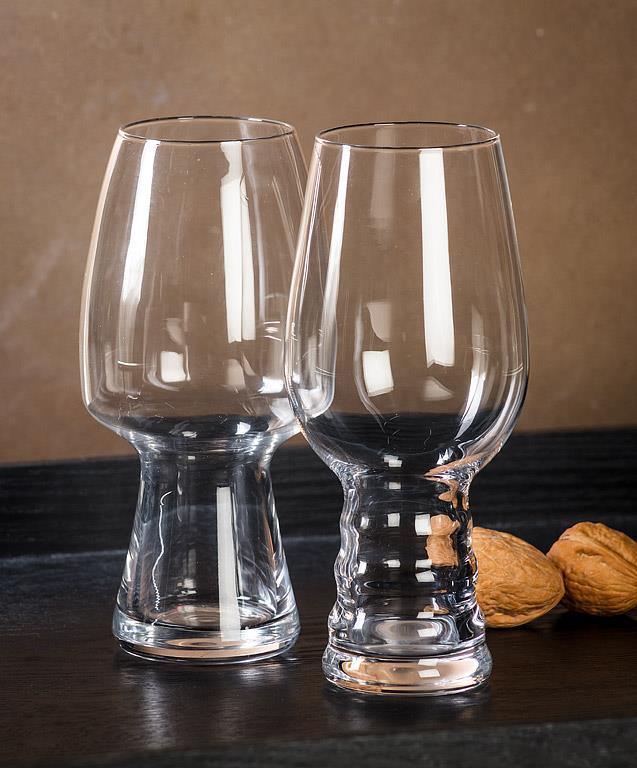 Ribbed Pedestal Beer Glass