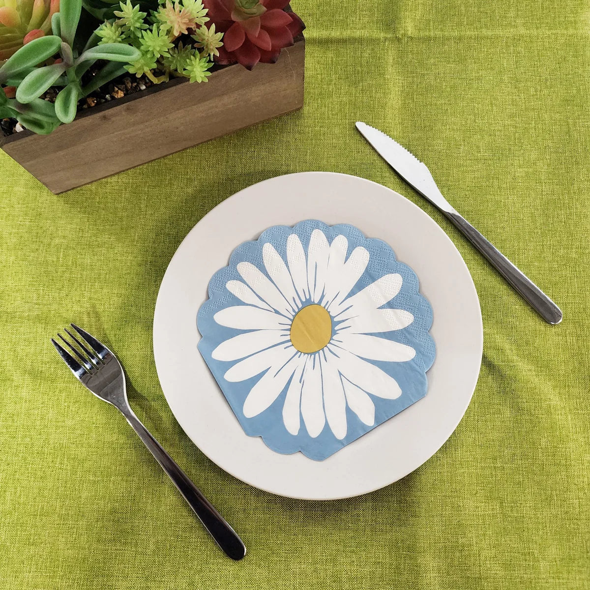 Daisy Shaped Napkins - 10pk