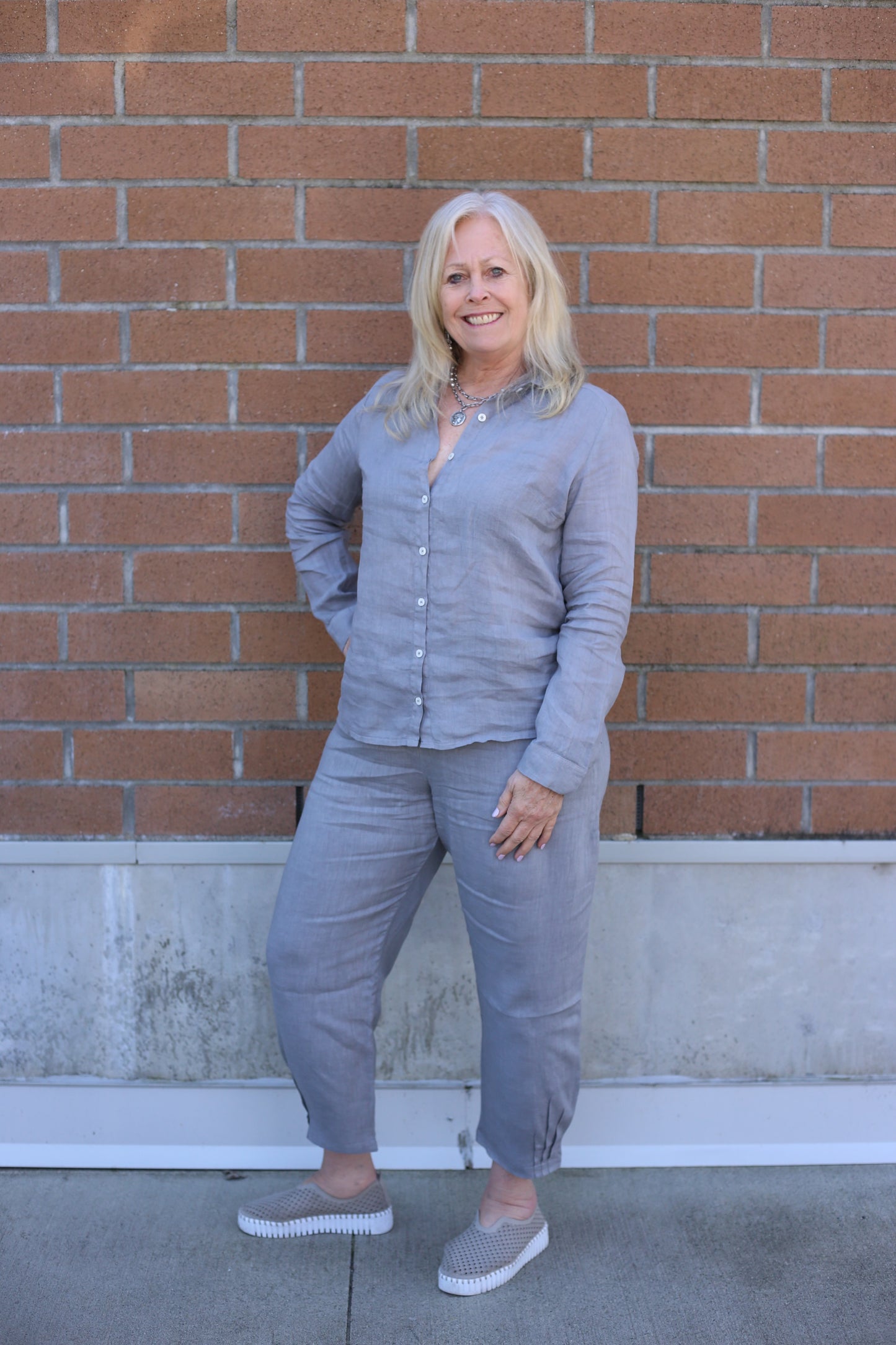 Elastic Waist Capri Pants