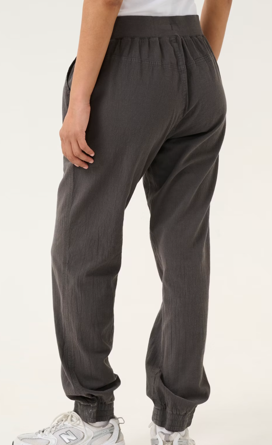 Naya Jogger