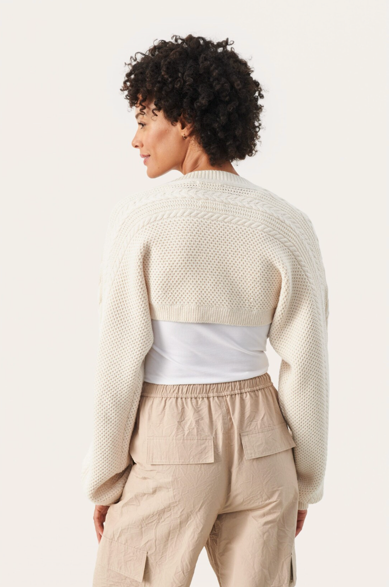 Farmila Shrug