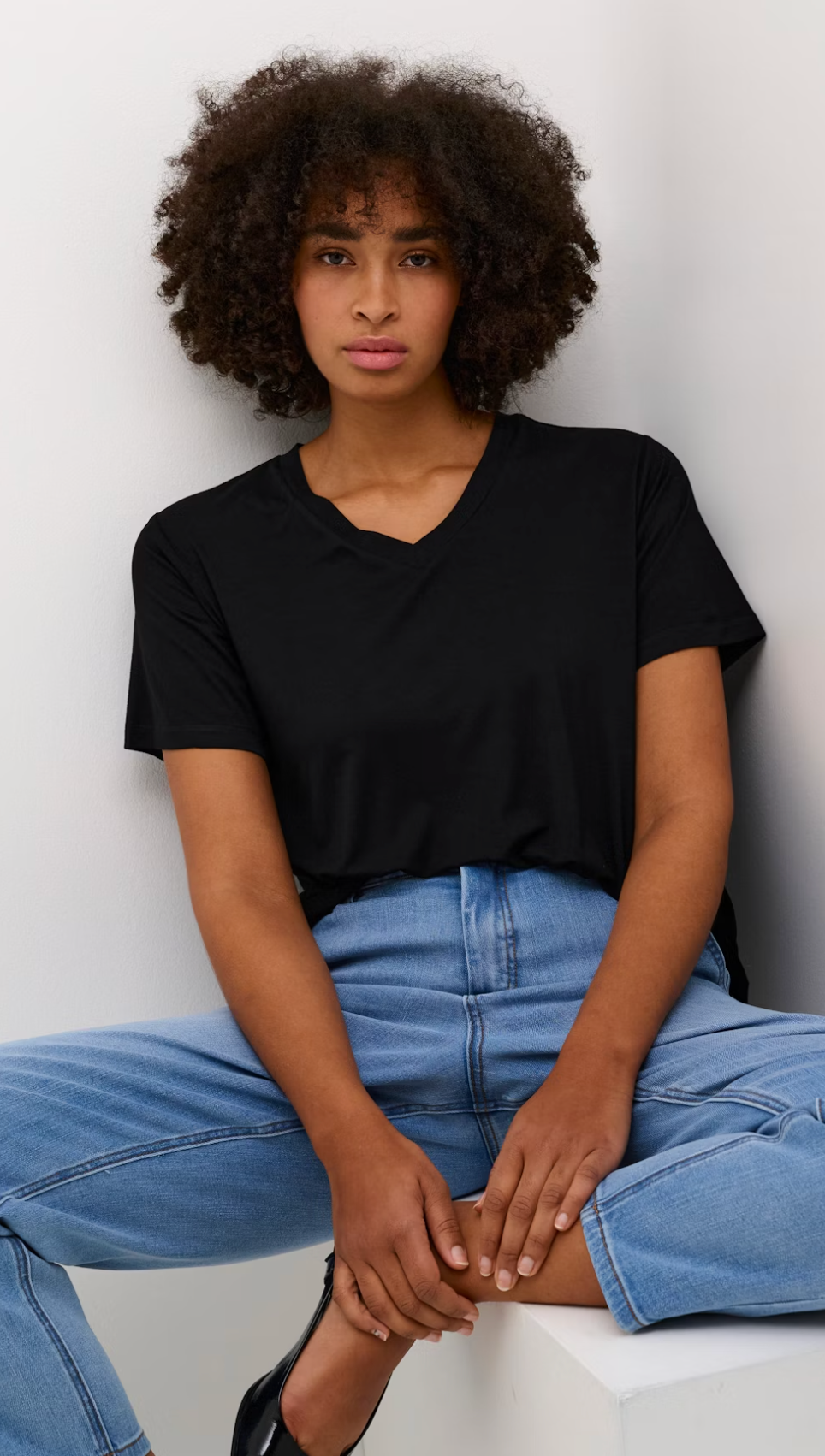 Frida V Neck T-Shirt