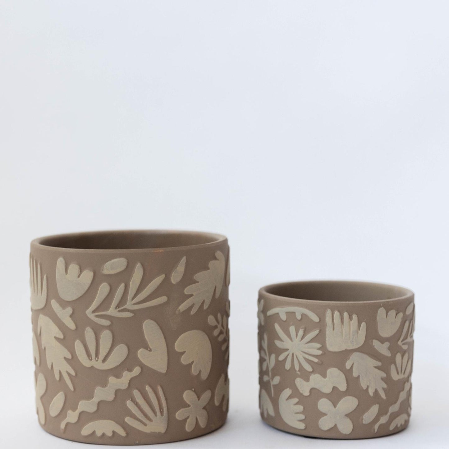 Brown Pot w/Leaves