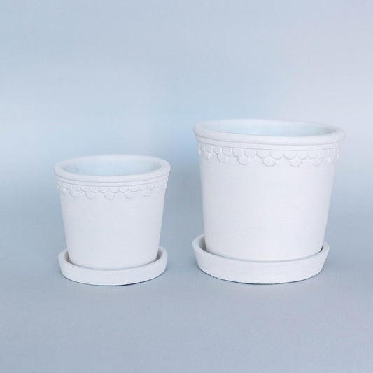 White Ceramic Pot w/Saucer