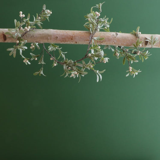 Merry Mistletoe Garland - 52"