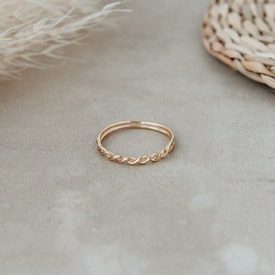 ivy-ring