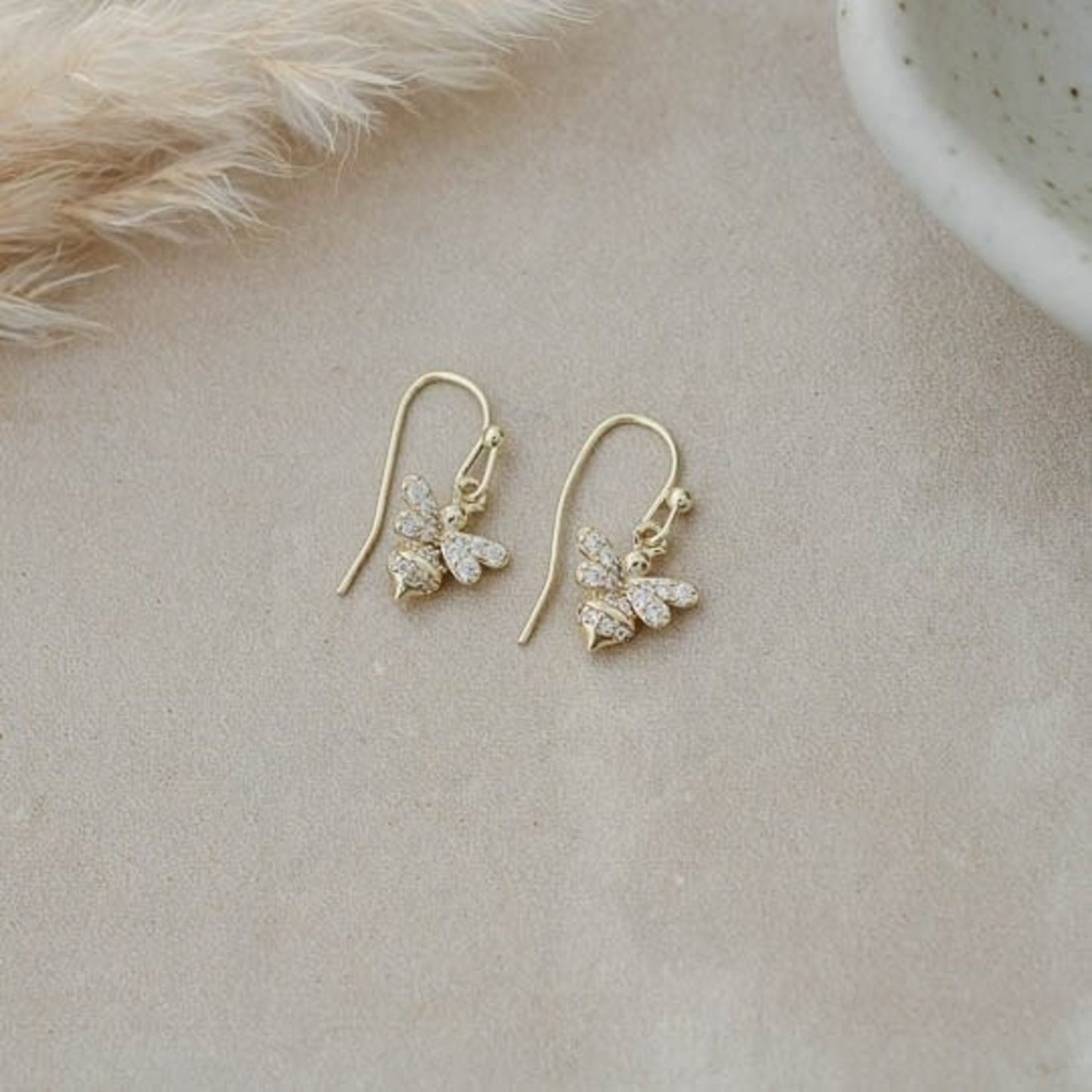 bee-yourself-earrings-gold