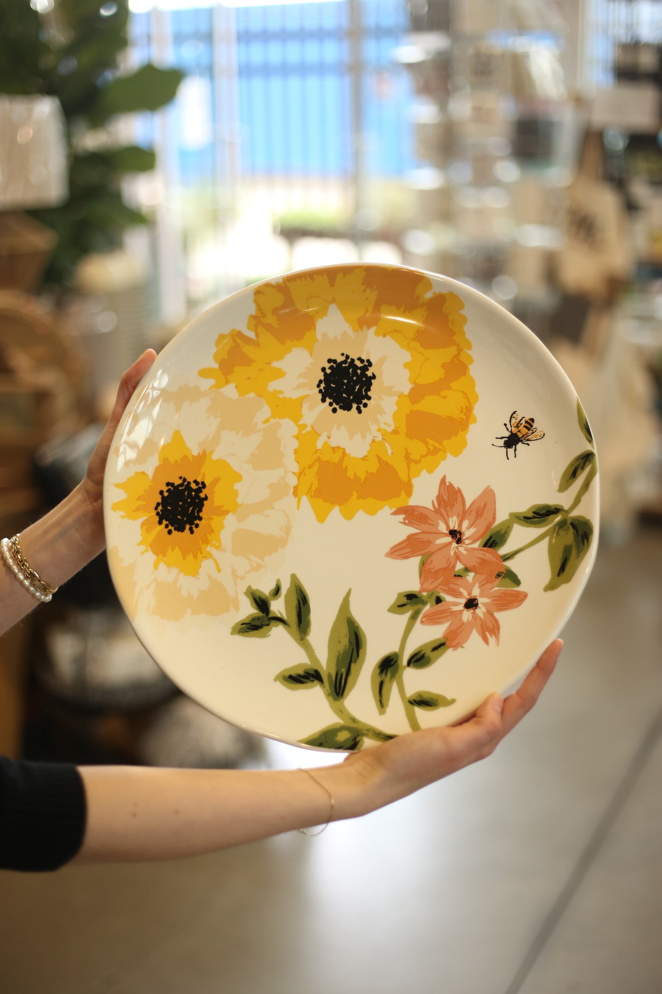 bee-floral-round-platter