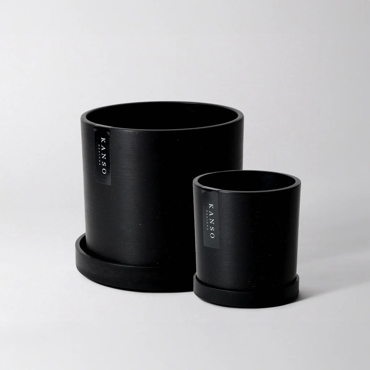 black-planter-w-saucer-7