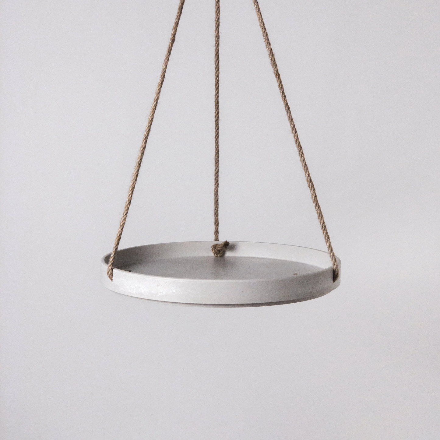 10-white-hanging-tray