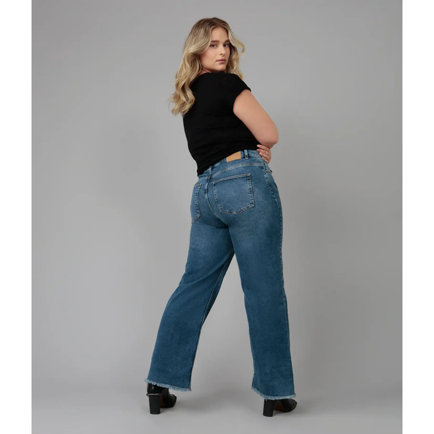 Milan High Rise Wide Leg Jean