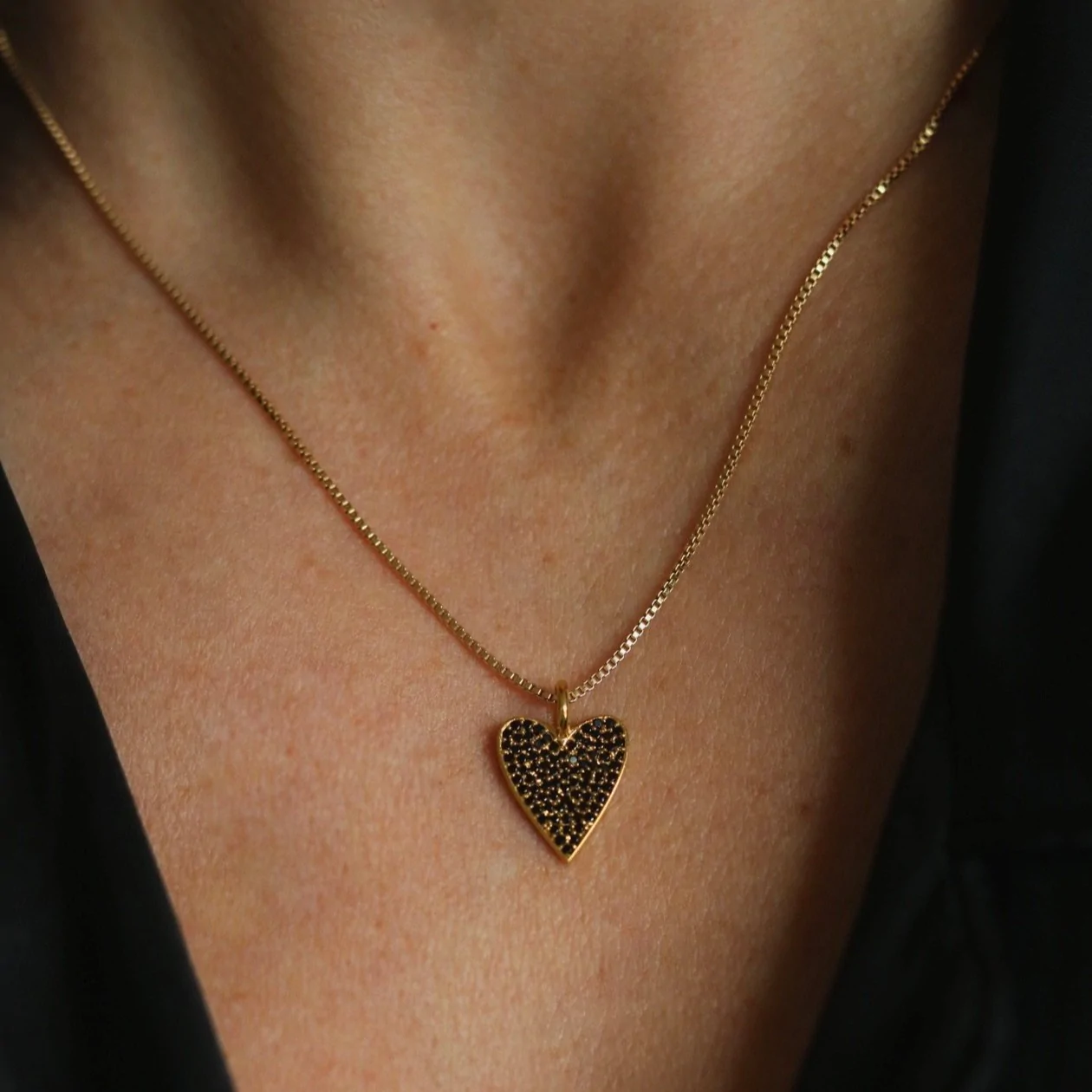 black-onyx-gold-heart-20