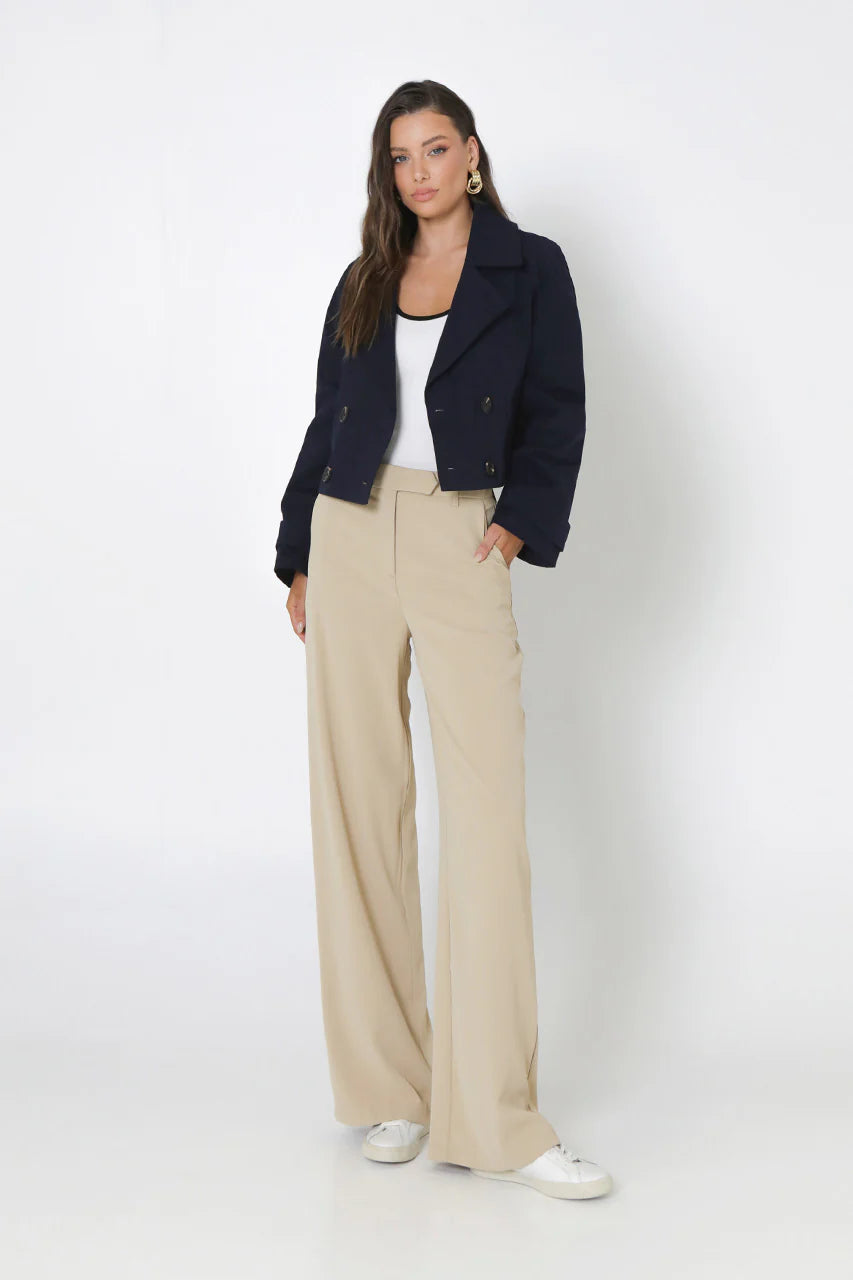 eva-cropped-trench
