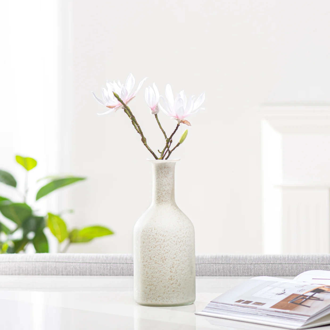 zia-sandblasted-vase-white
