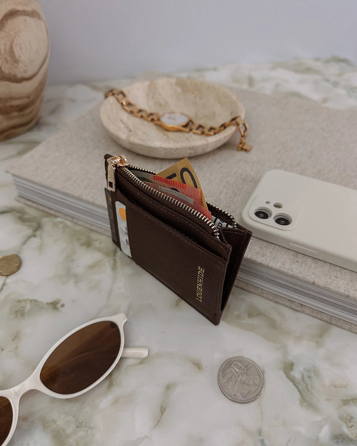 Cara Cardholder