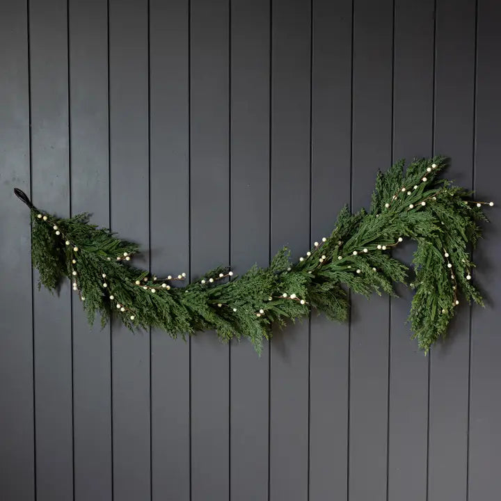 White Plum Norfolk Garland