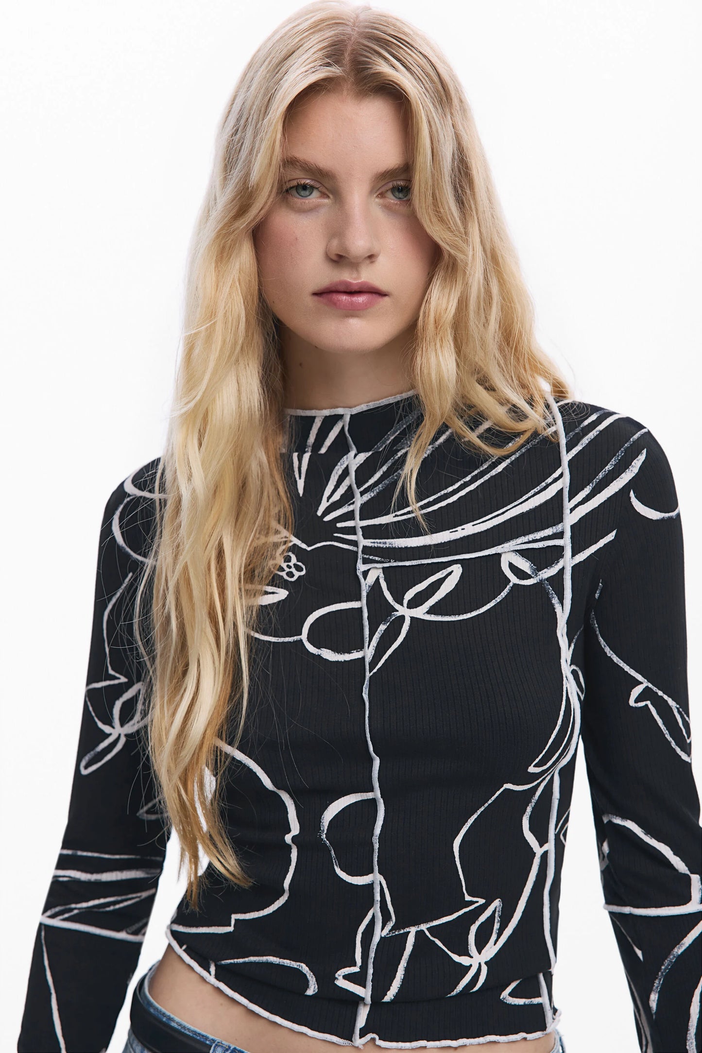 Vase Silhouettes TShirt