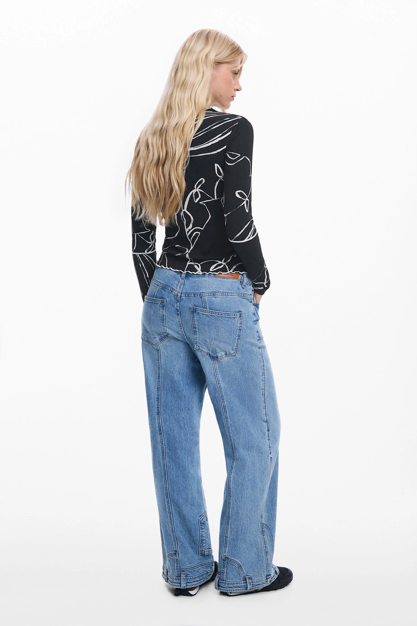 Vase Silhouettes TShirt