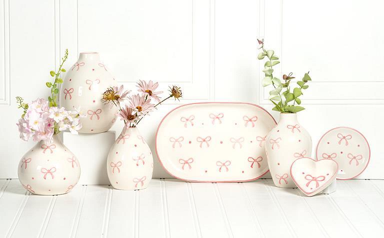 Vase w/Bows