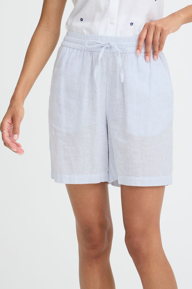 Izola Short