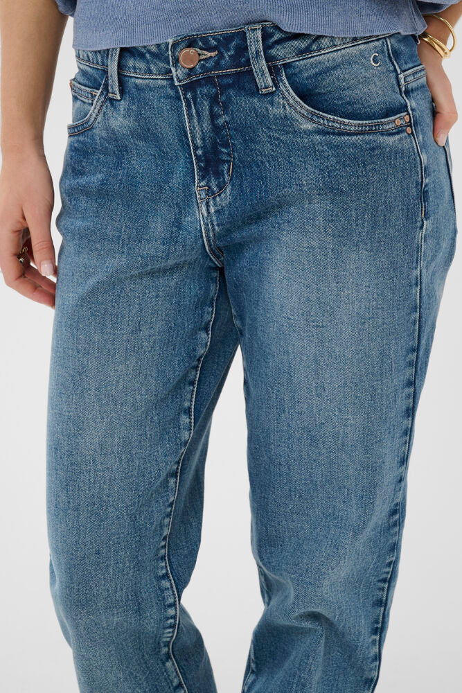 Olivia Straight Leg Jean