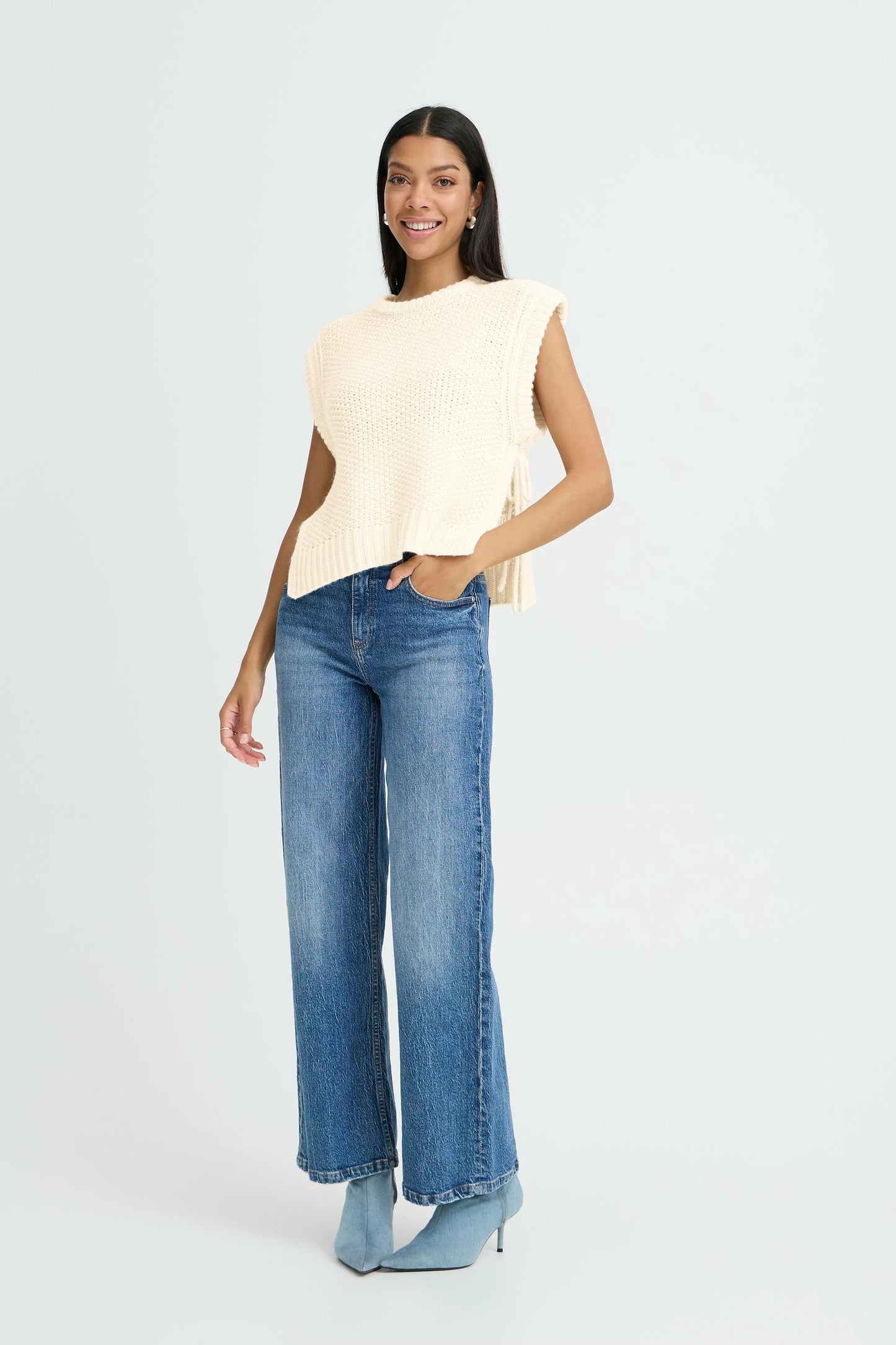 Nitta Vest