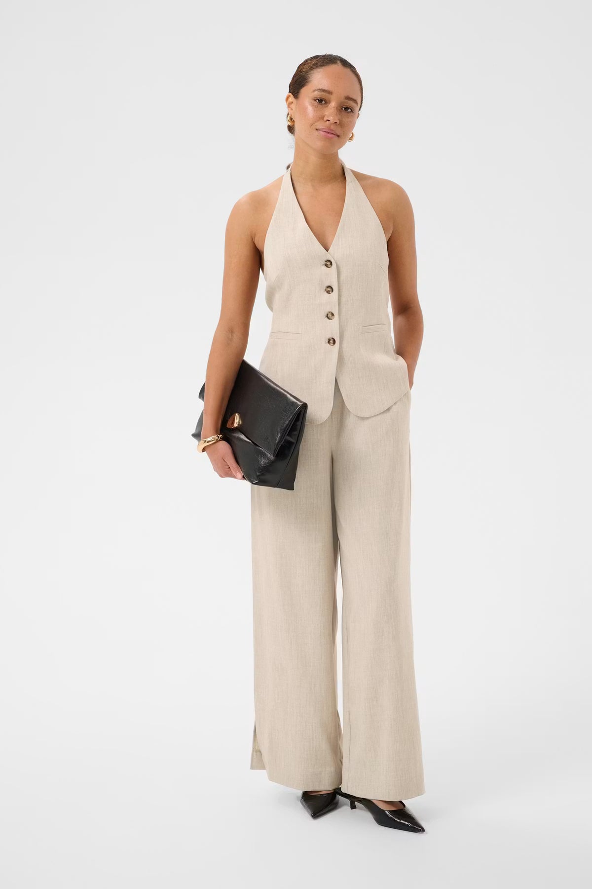 Omila Vest