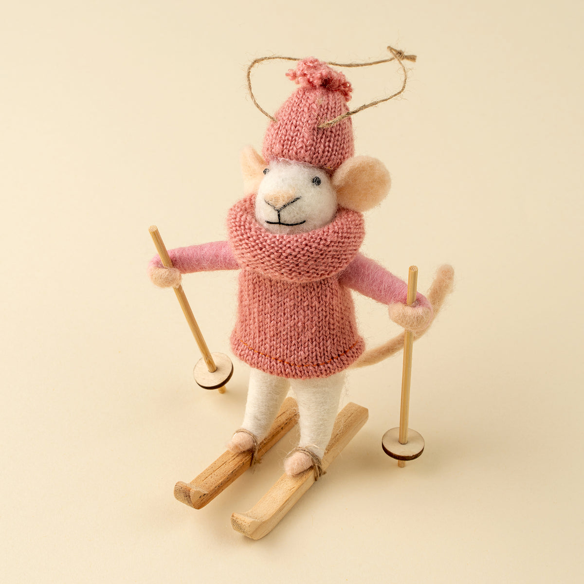 Skiing Penny Mouse
