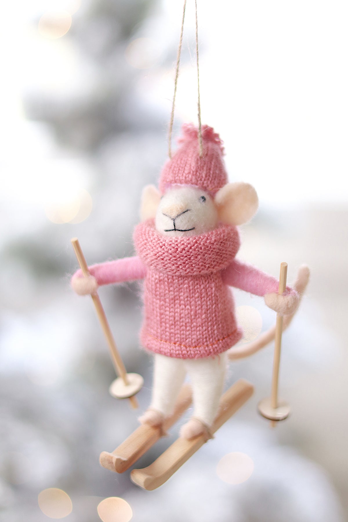 Skiing Penny Mouse