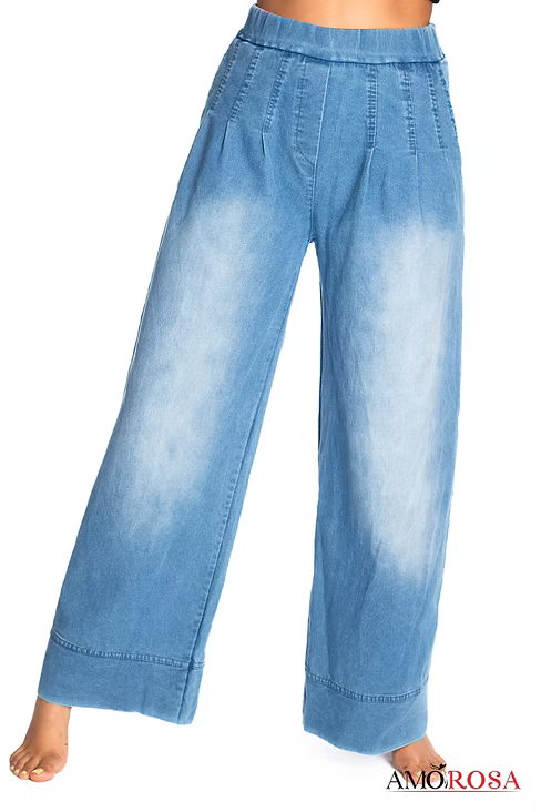 Wide Leg Pleated Jeans