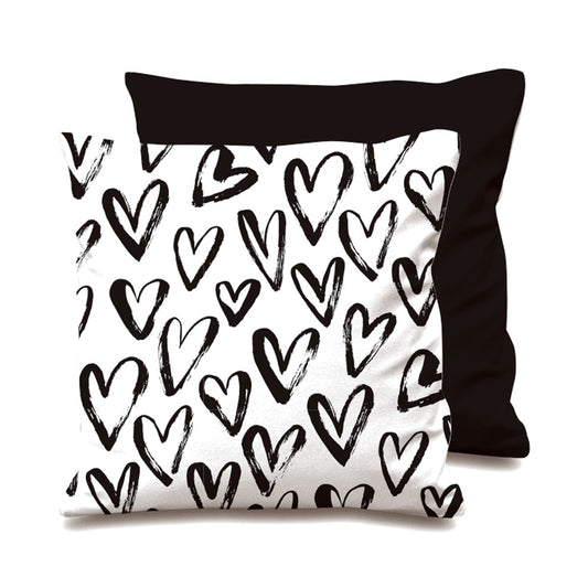 b-w-heart-outdoor-cushon