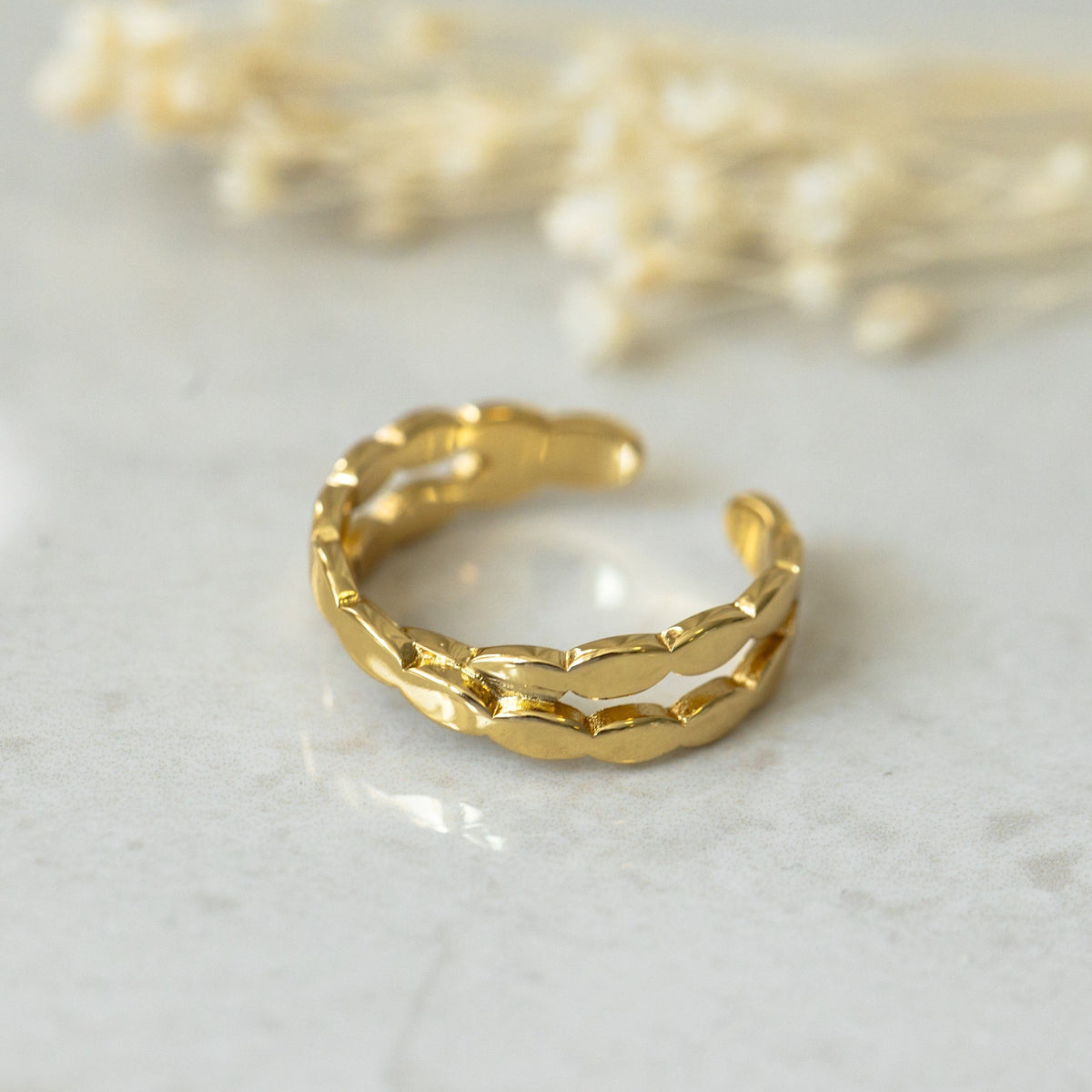 Curio Ring