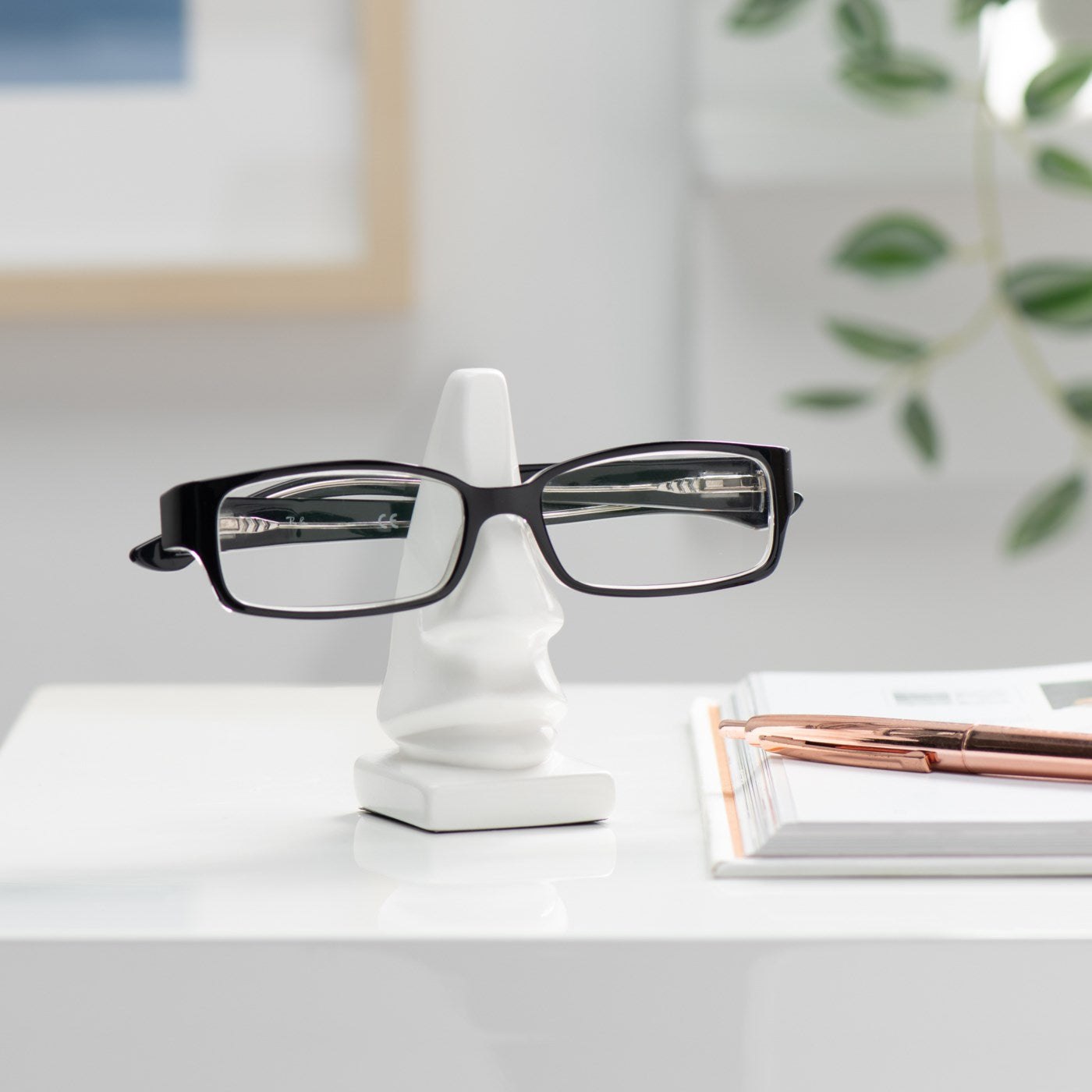 Leon Nose Eyeglass Holder
