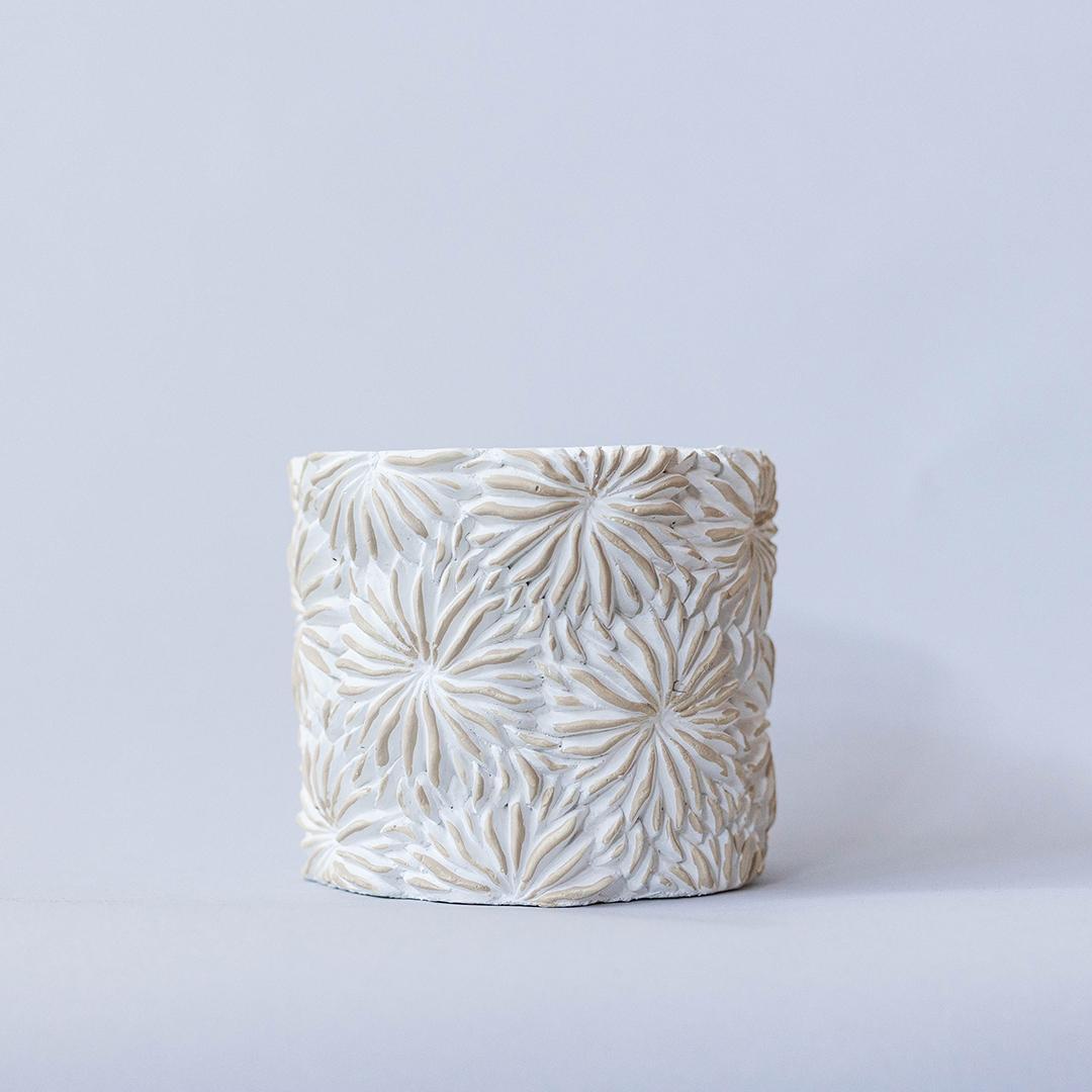 White Pot w/Flowers