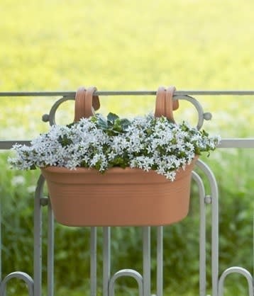 green-basics-easy-hanger-terracotta