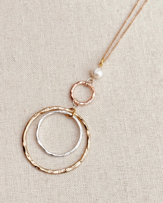 Hammered Circle Pearl Necklace