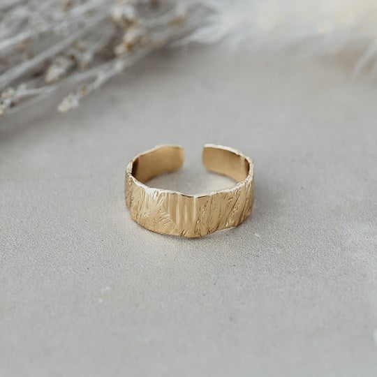 reflection-ring-gold
