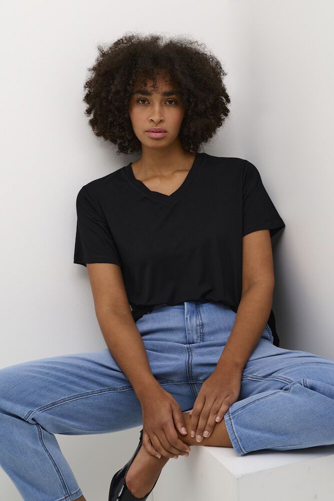 Frida V-Neck T-Shirt