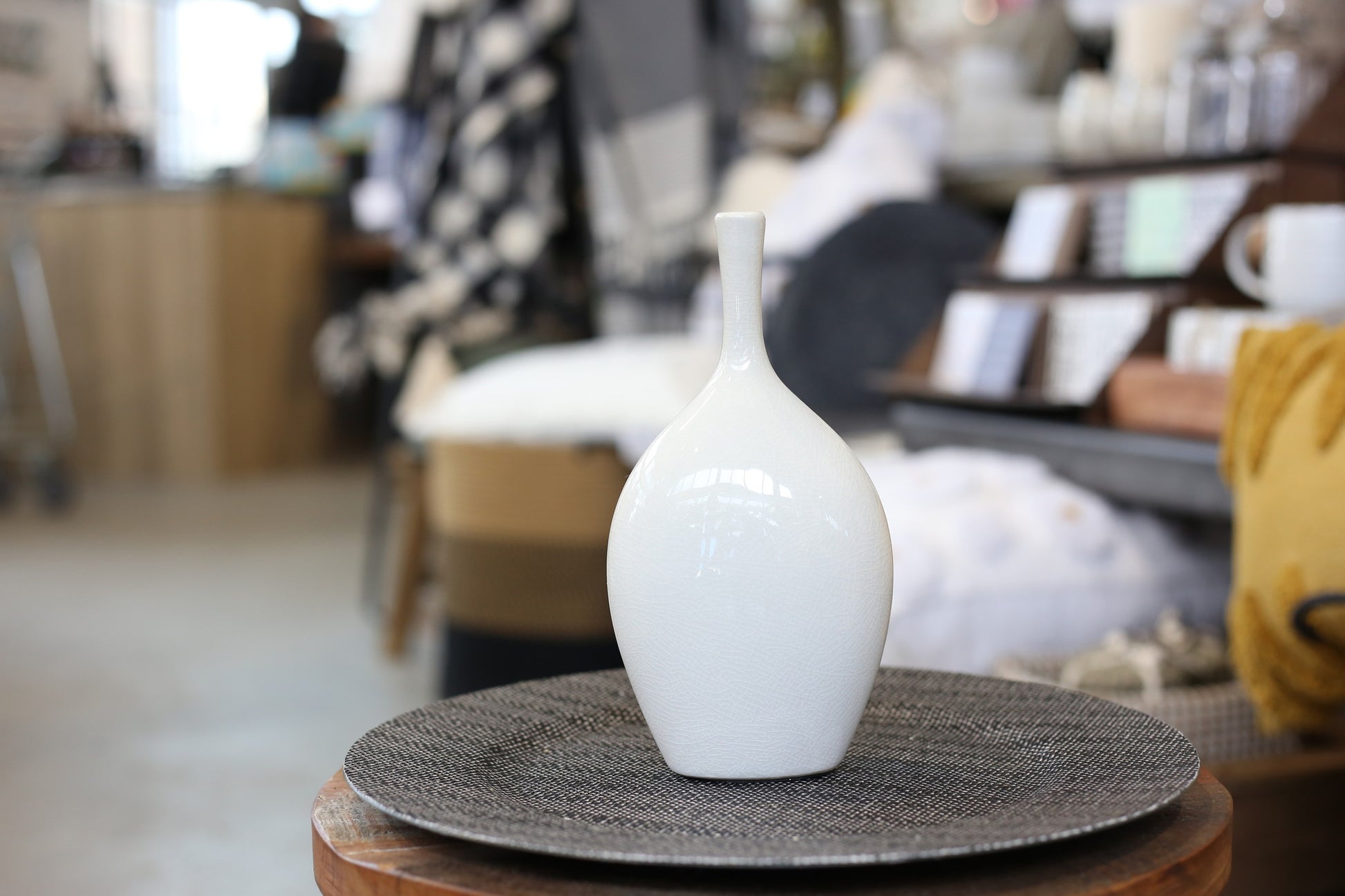 lilo-white-crackle-vase