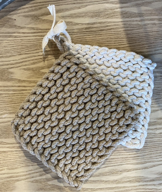 taupe-crocheted-pot-holders-s-2