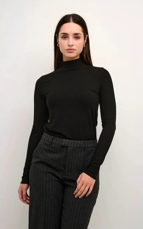drew-turtleneck