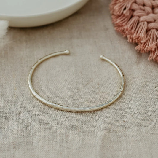 minimal-cuff-bracelet