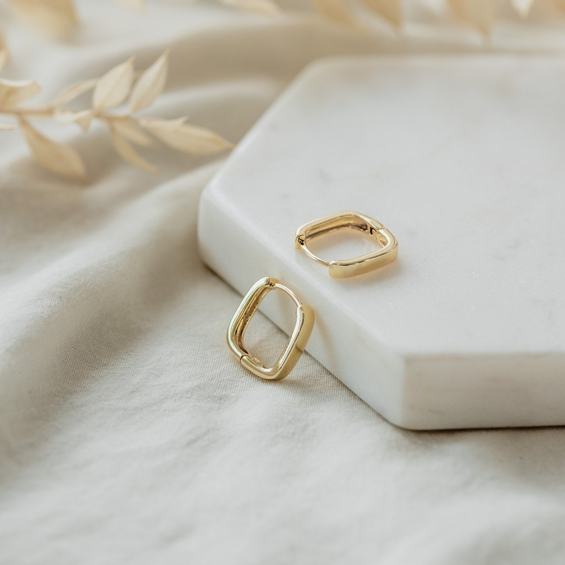 petite-square-hoops