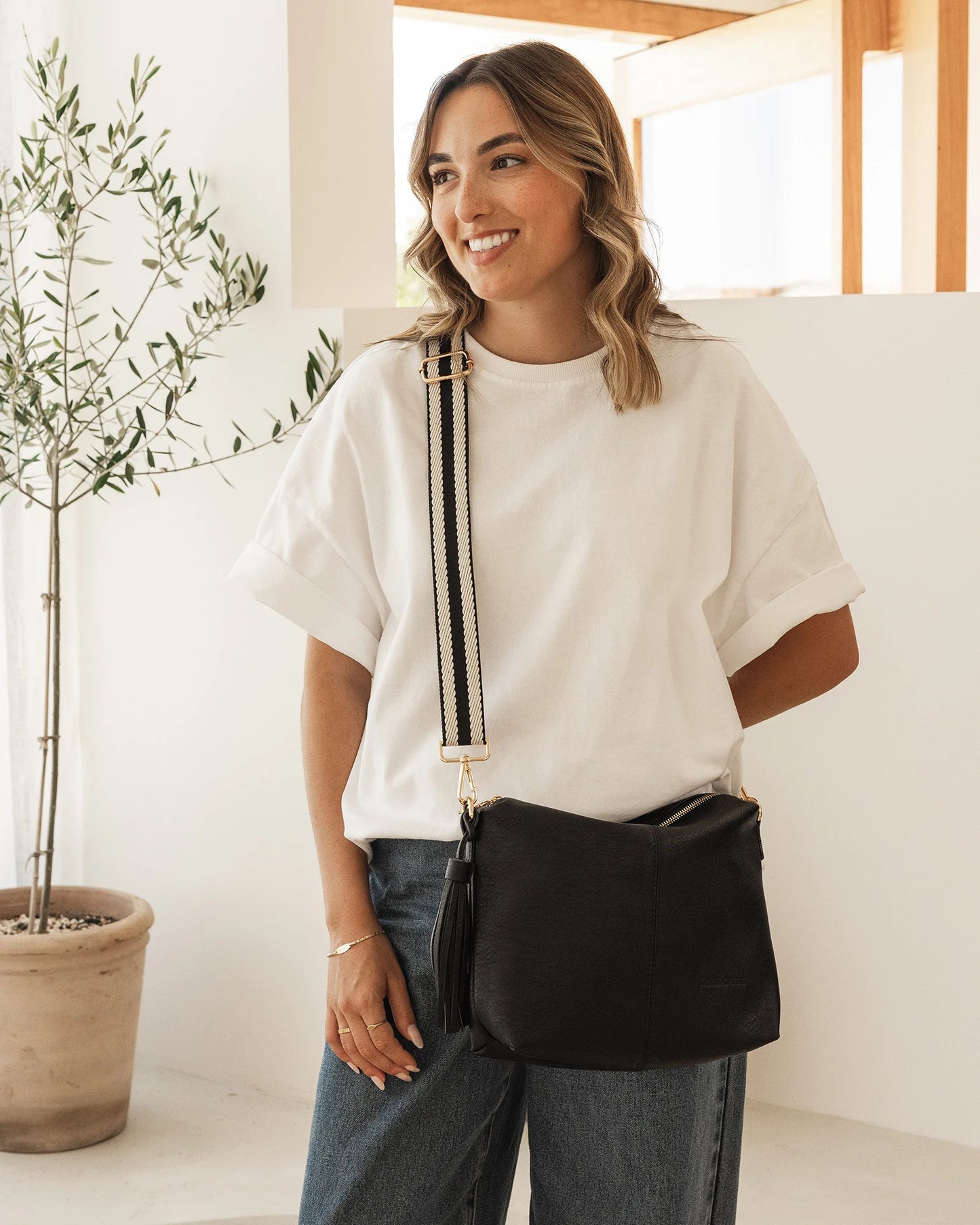 Daisy Crossbody w/Guitar Strap